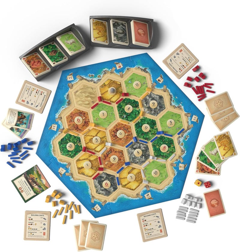 Catan لعبة لوحية (الطبعة السادسة) تجارة، بناء واستقرار في لعبة الاستراتيجية الكلاسيكية للعائلة، الأطفال والبالغين، أعمار 10 سنوات فما فوق، 3-4 لاعبين، 60-90 دقيقة وقت اللعب - Image 3